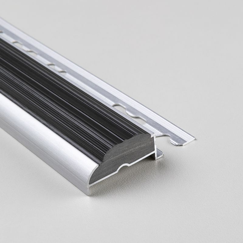 Complementos-de-Instalacion-Perfil-Nariz-Escalon-Aluminio-y-PVC-Gris-A6GESPE-Mate-35x11x1250-mm