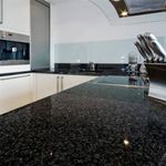 Cocina-Plancha-De-Granito-Negro-San-Gabriel--240x70x2-cm