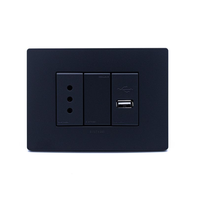 Complementos-de-Instalacion-Placa-Armada-S33-Noir-Mate-Tomacorriente-10A-y-Cargador-USB-119x186-mm