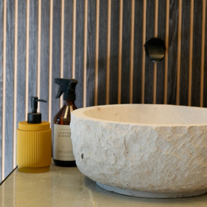 Baños-Lavamanos-Trani-Organico-Sobrecubierta-40-Cm-Piedra-Caliza