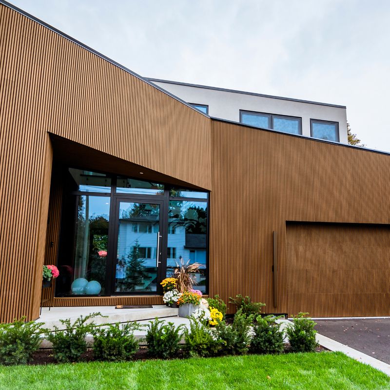 Pisos-y-Muros-Cladding-WPC-Ultrashield-Teak-196.5x2800-mm