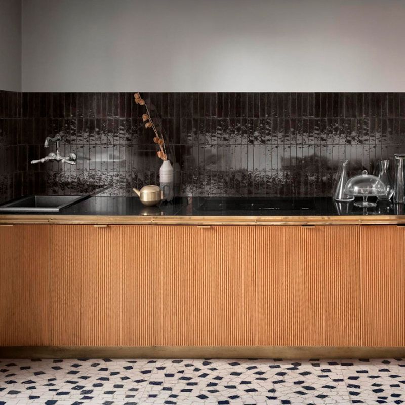 Pisos-y-Muros-Porcelanato-Lume-Black-Pulido-6x24.5-cm