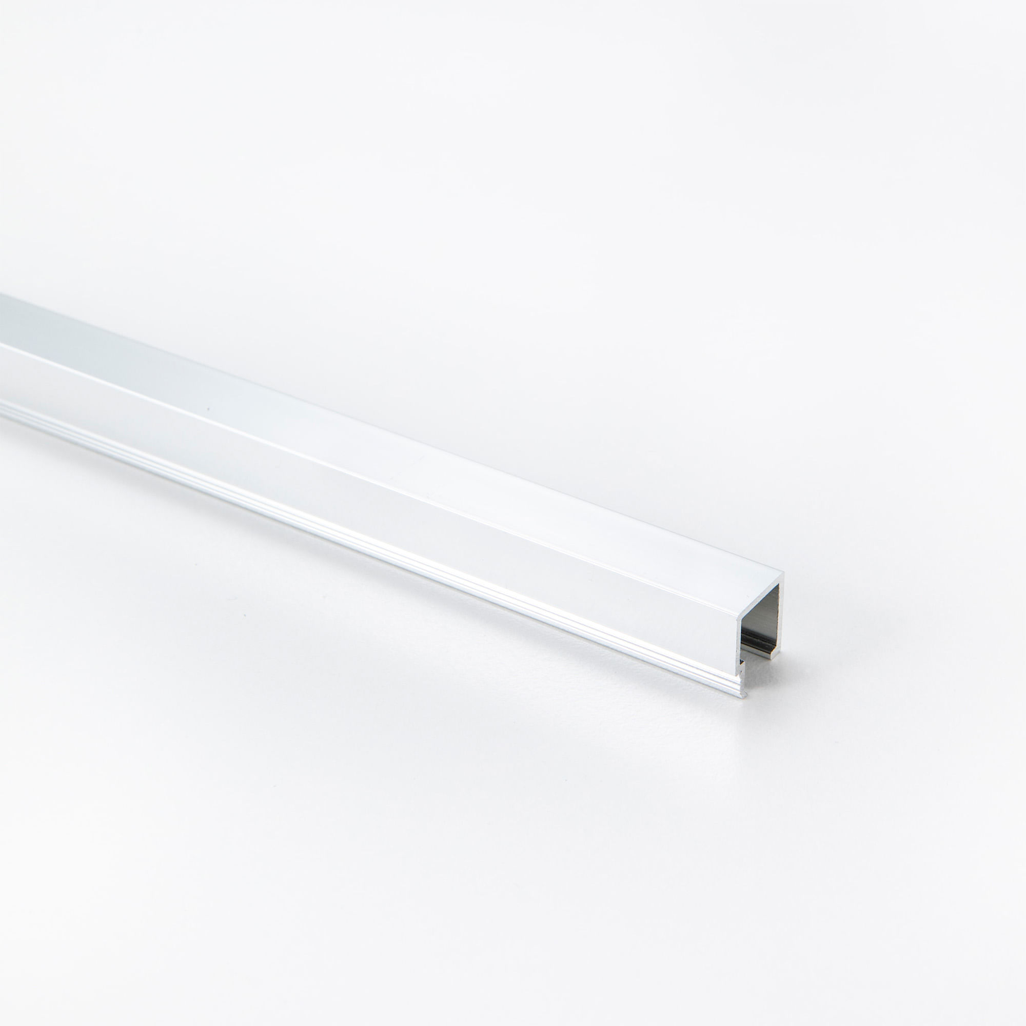 Perfil Listel Aluminio Cromo Au80Esp Brillante 10x10x1250 mm