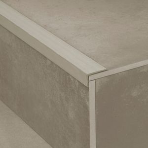 Moldura Perfil L Novopeldaño Astra Nori Cemento Mate 25x2500 mm