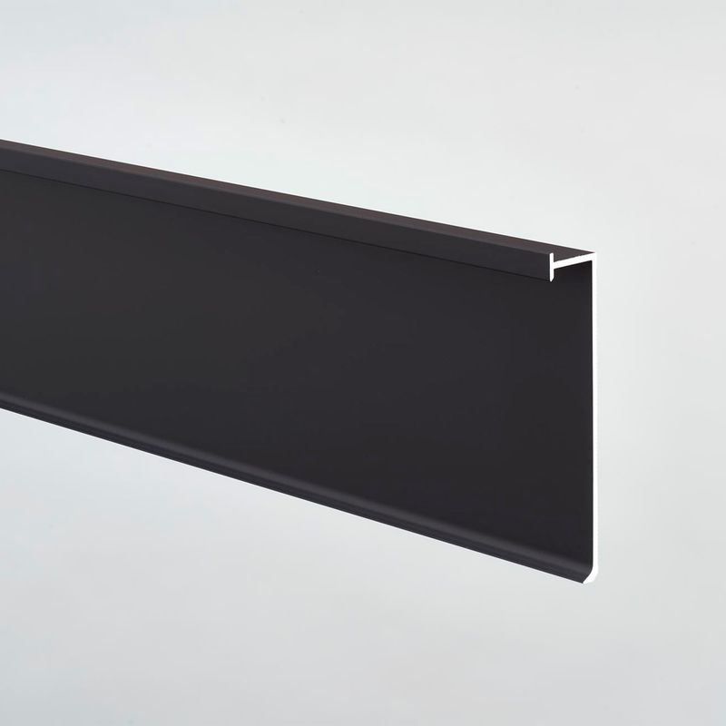 Instalacion-y-Repuestos-Moldura-Novopeldaño-Eclipse-Negro-Mate-15X2500-mm