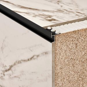 Moldura Novopeldaño Eclipse Aura Aluminio Negro Mate 12x2500 mm