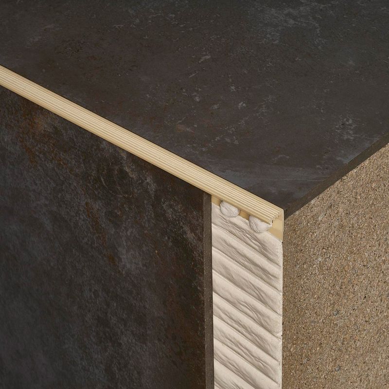 Instalacion-y-Repuestos-Moldura-Perfil-L-Novopeldaño-Astra-Kombu-Almendra-Mate-25x2500-mm