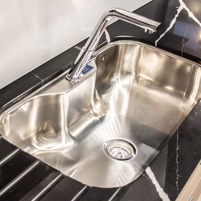 Cocina-Lavaplatos-Simple-Luxor-Si85A-Sobre-y-Bajo-Cubierta-con-Rebalse-