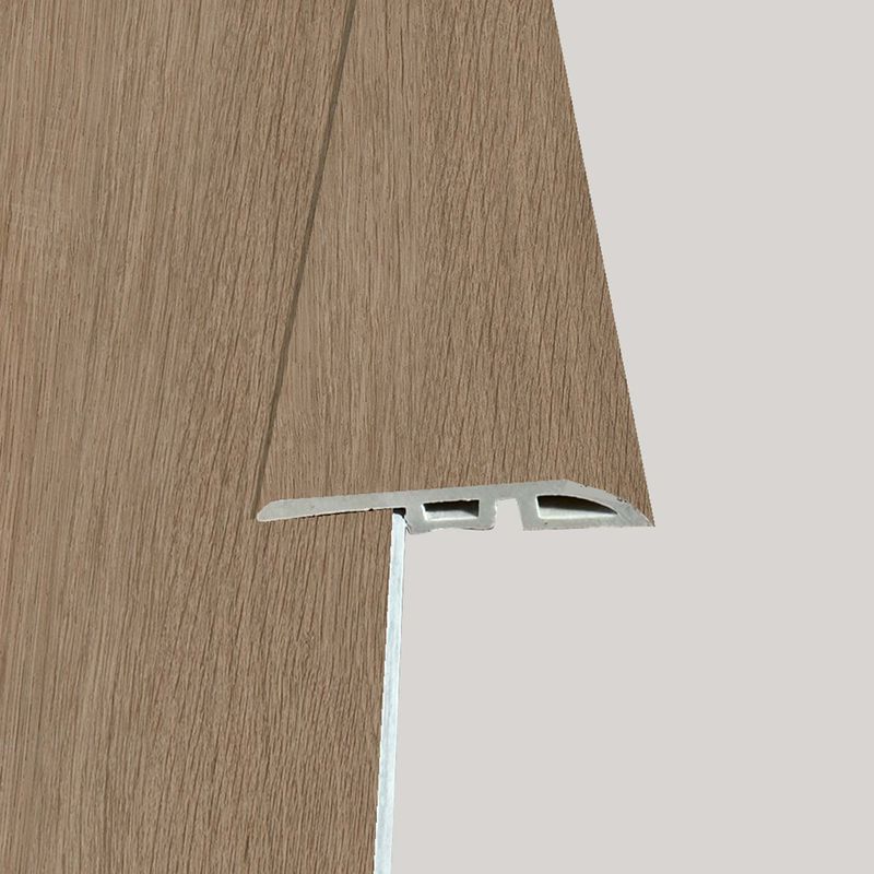 Instalacion-y-Repuestos-Cubrejunta-Compensacion-PVC-Oregon-Brown-7x45x2400-mm