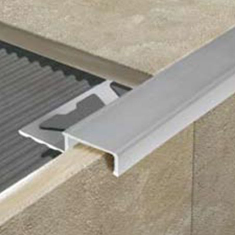 Instalacion-y-Repuestos-Perfil-Nariz-Escalon-Omega-Aluminio-Mate-12x20x2500-mm