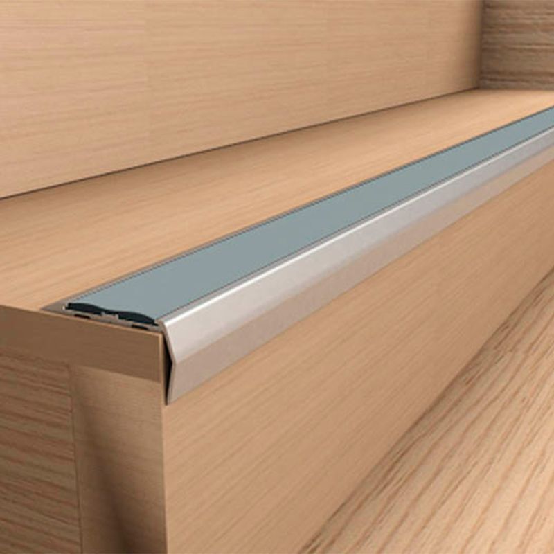 Instalacion-y-Repuestos-Perfil-Nariz-Escalon-Aluminio-y-PVC-Gris-APG61-Mate-61x30x2500-mm