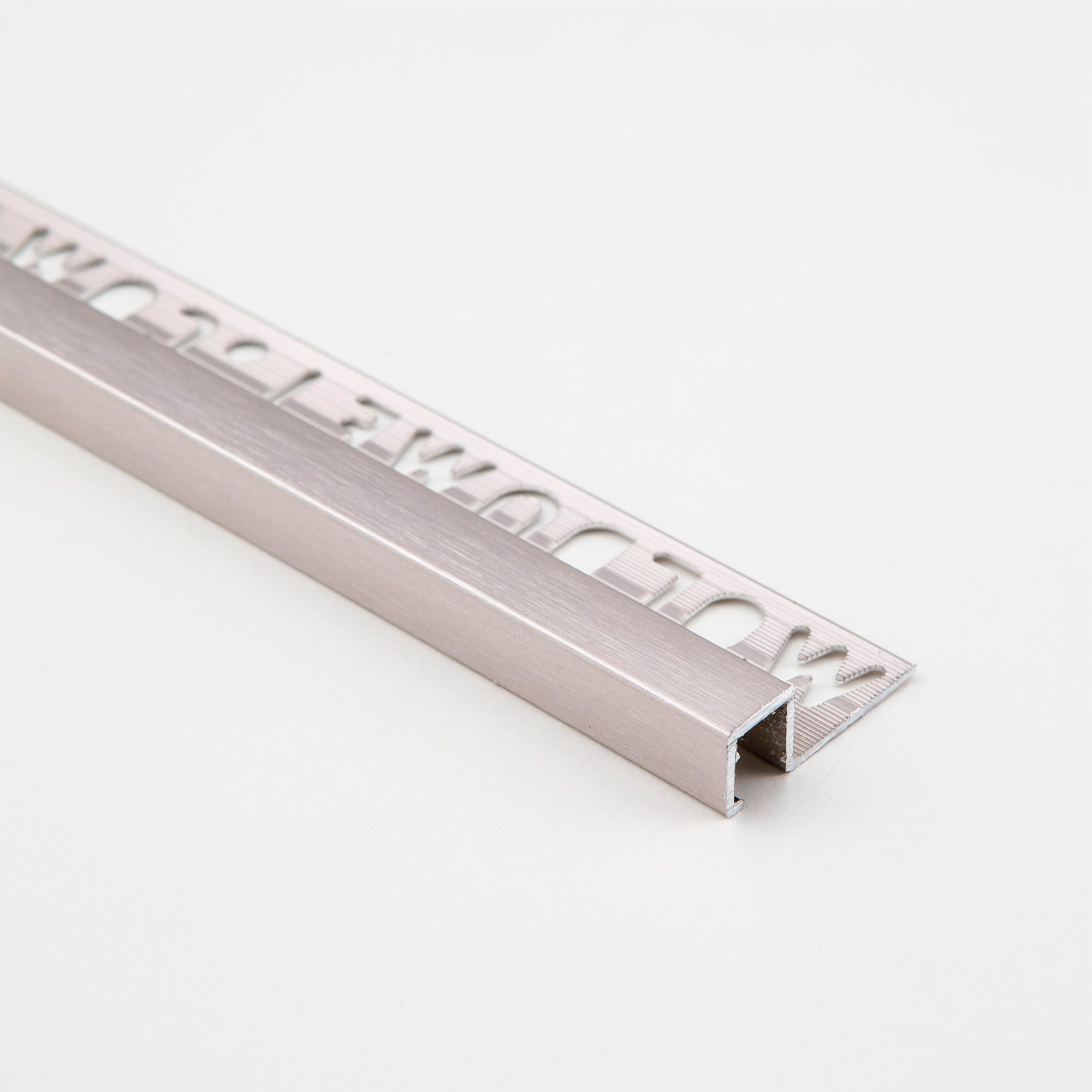 Perfil Omega Aluminio Tipo Cristal A11I Brillante 10x10x2500 mm