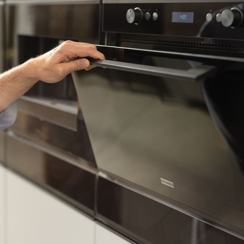 Cocina-Horno-Microondas-Grill-Mythos-45-Negro-40L