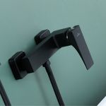 Baños-Griferia-de-Ducha-Expuesta-Kubika-Negro-Mate