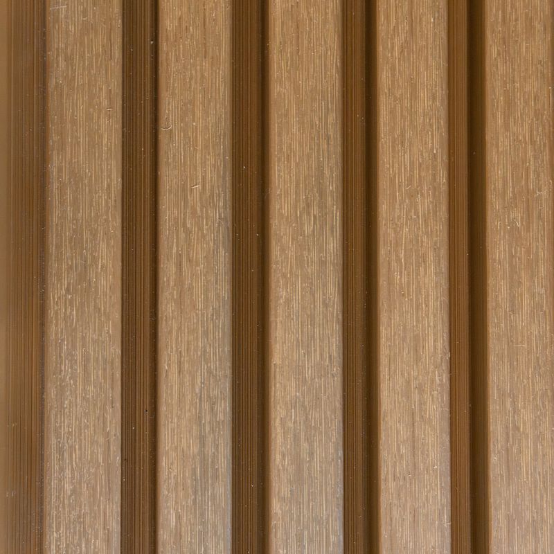 Pisos-y-Muros-Wall-Panel-Exterior-Cladding-WPC-Ultrashield-Teak-196.5x2800-mm