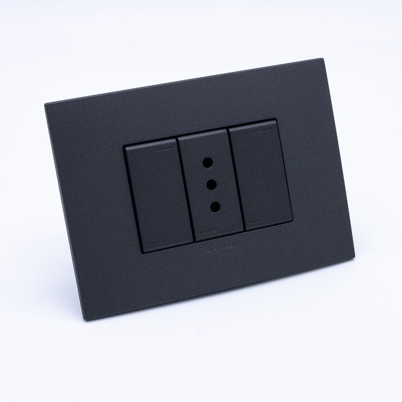 Instalacion-y-Repuestos-Placa-Armada-S44-Carbon-Tomacorriente-10A-125x45-mm