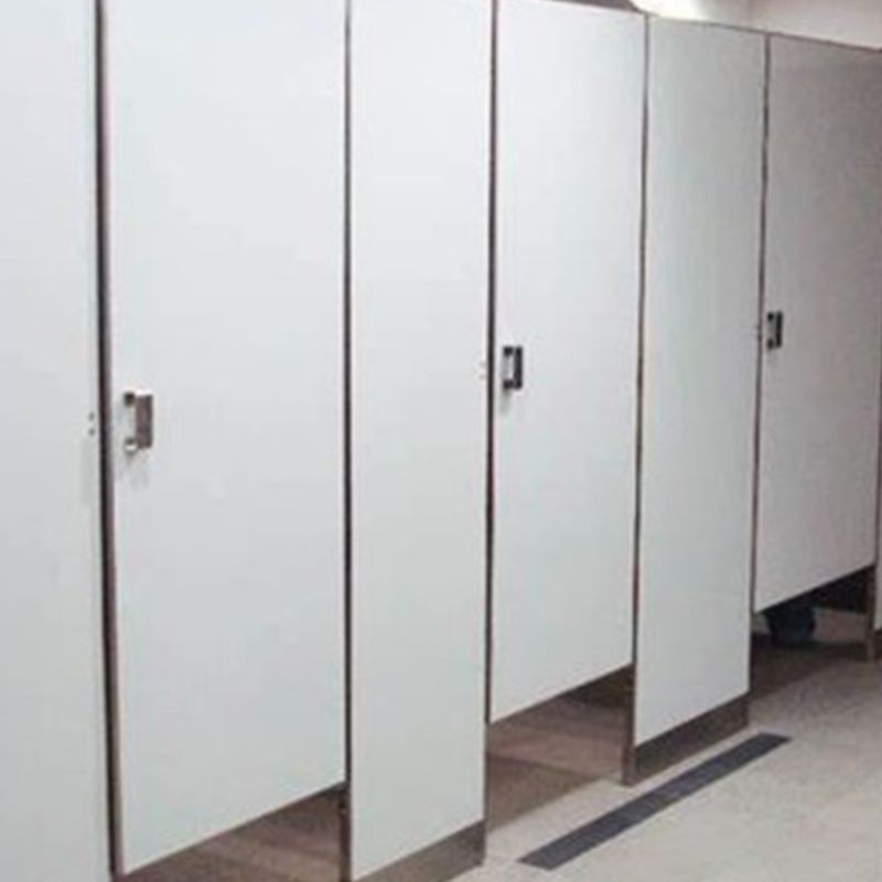 Baños-Division-de-Baño-Fenolica-Anclada-al-Piso