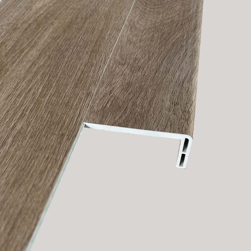 Instalacion-y-Repuestos-Nariz-de-Grada-PVC-Sakai-Natural-35x82x2400-mm