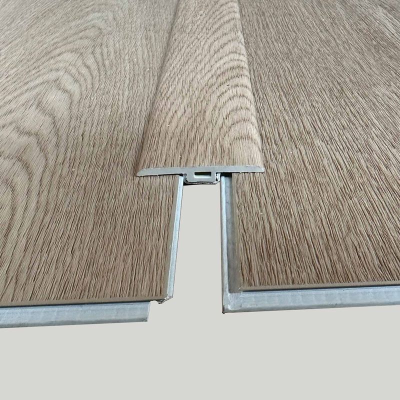 Instalacion-y-Repuestos-Cubrejunta-Transicion-PVC-Sakai-Natural-7x45x2400-mm