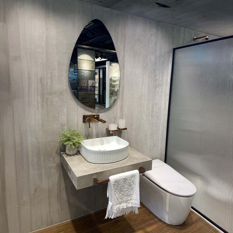 Baños-Espejo-Organico-Sidney-550x860-mm
