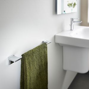 Toallero Barra Rubik a Muro Cromado 40 cm