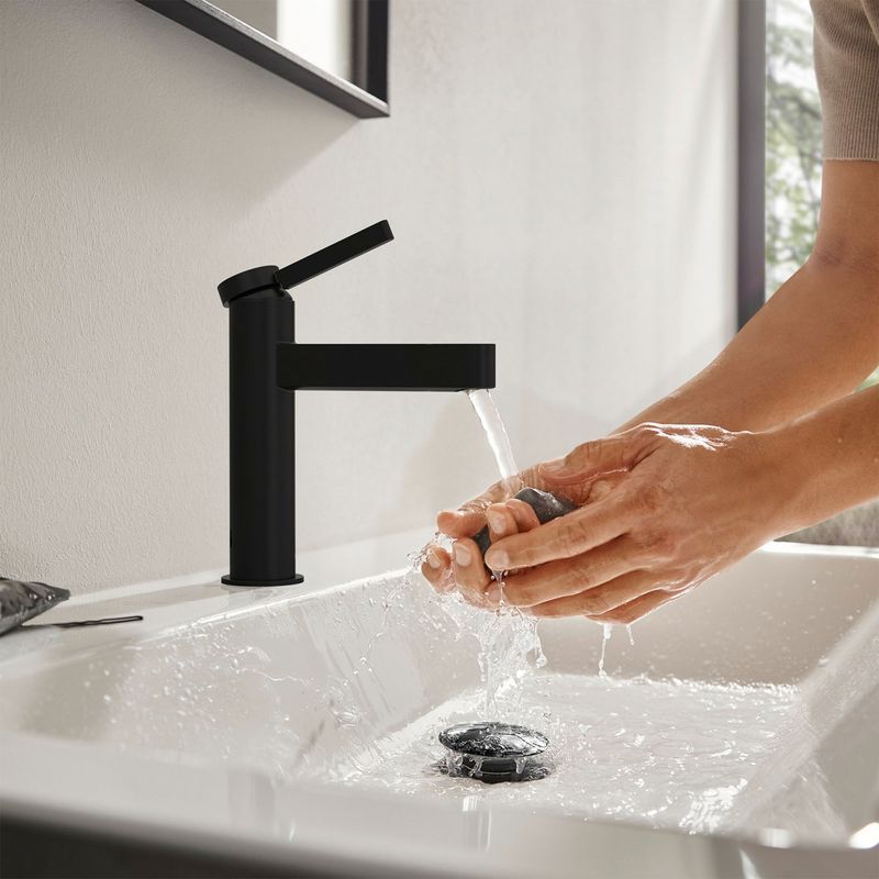 Baños-Griferia-de-Lavamanos-Finoris-con-Desague-Negro-Mate--110-mm