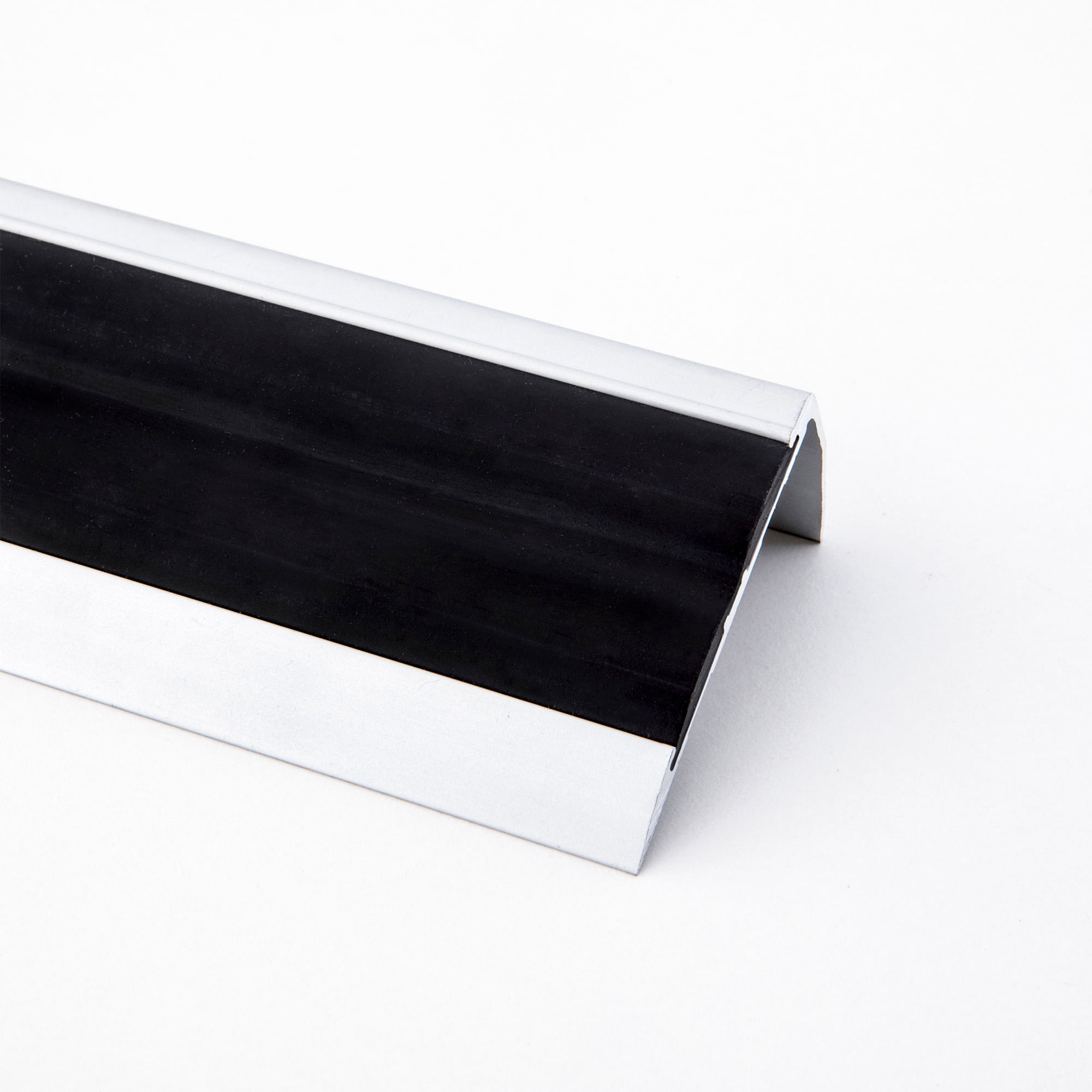 Perfil Nariz Escalon  Aluminio y PVC Negro APN61 Mate 61x30x2500 mm